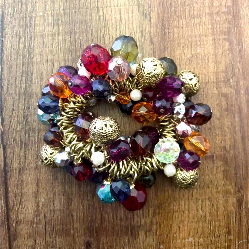 Multicolored beaded bracelet. So cute.